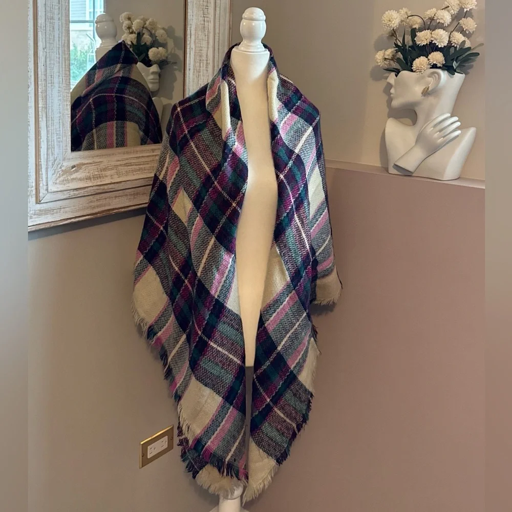 Women’s Plaid Blanket Scarf Winter Fall purple green‎ blue and Cream Cozy Style